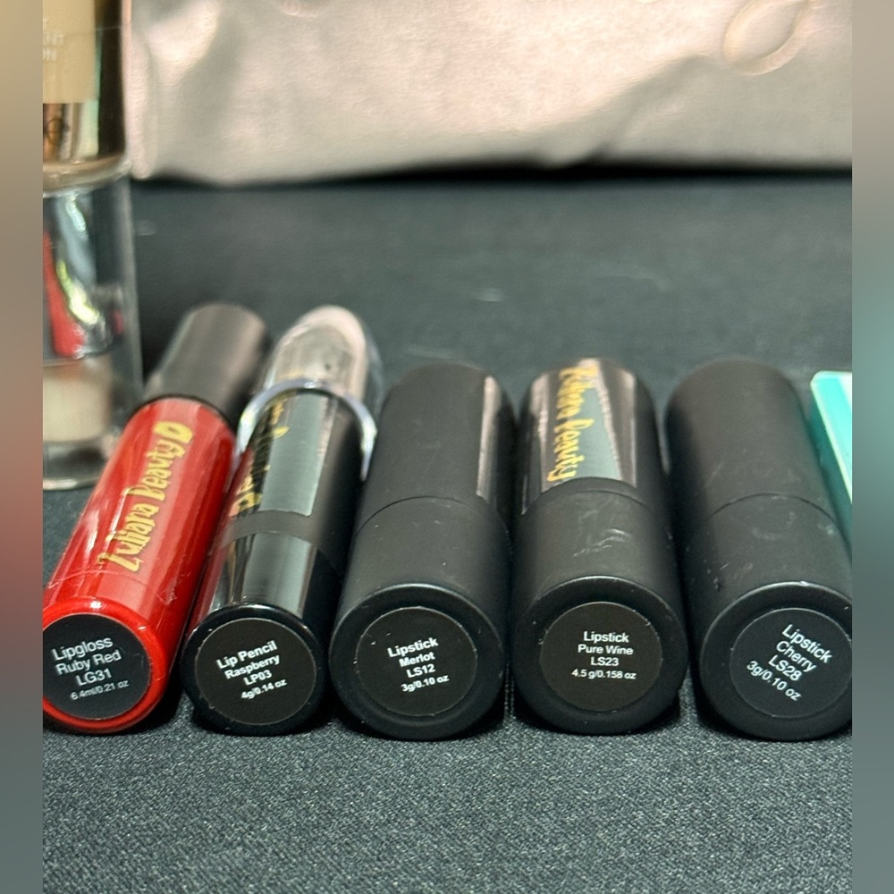 Revlon Candid Glow, Models Own Pallete, Zuliani Lipstick Collection and FREE Bag - Picture 4 of 4